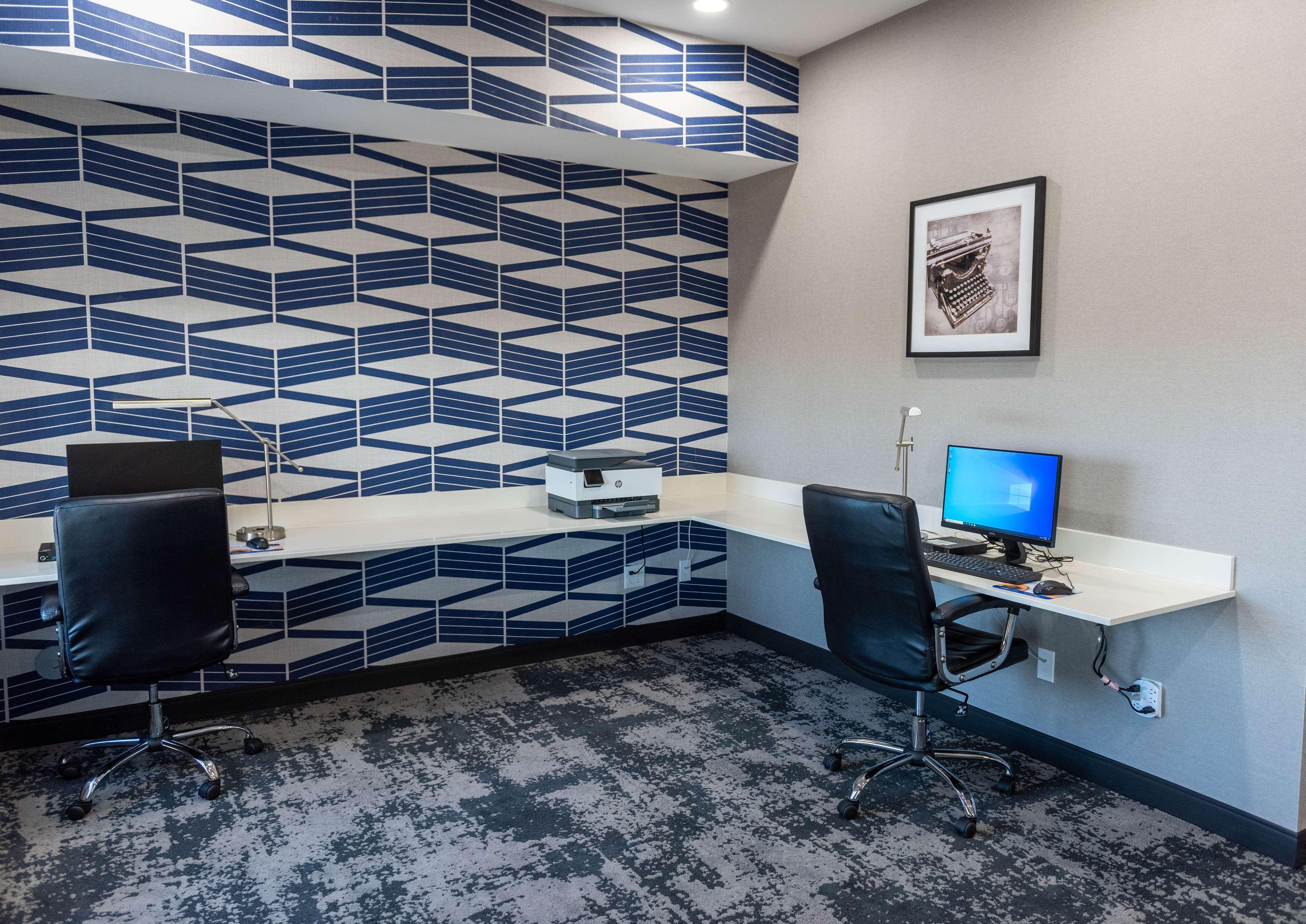Best Western Premier Executive Residency Medicine Hat Esterno foto