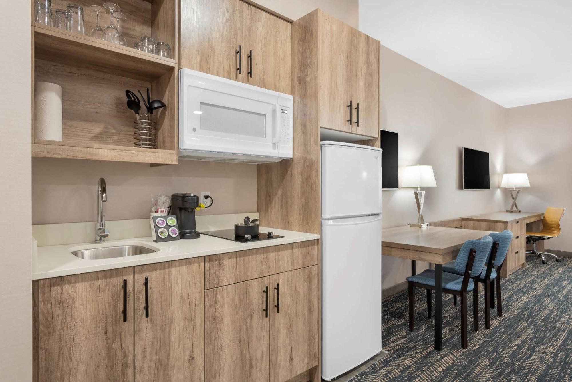 Best Western Premier Executive Residency Medicine Hat Esterno foto